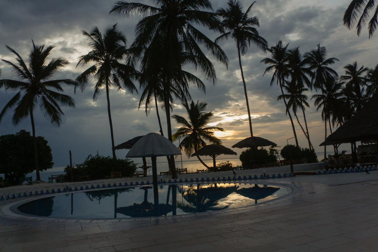 African Sun Sea Beach Resort & Spa Занзибар Экстерьер фото